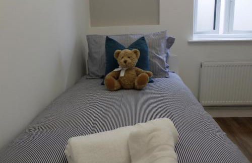 Crossways - a modern two bedroom village apartment close to cheltenham - Photo 13