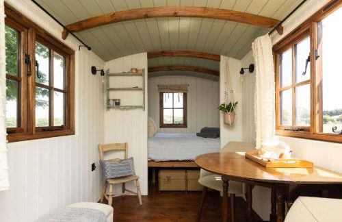 Harbour Ranch Hut - Rustic Countryside Escape - Photo 11