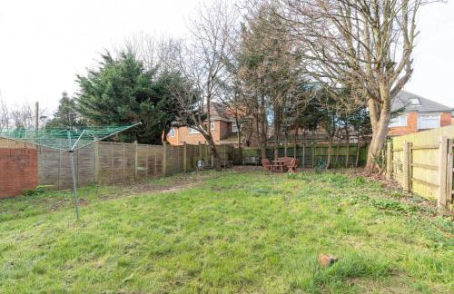 Cozy Cottage 2 Bedroom Apartment with free Parking - Foto 13