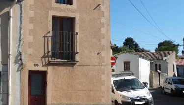 Chez Jérôme, au pied de la cité médiévale - Foto 2