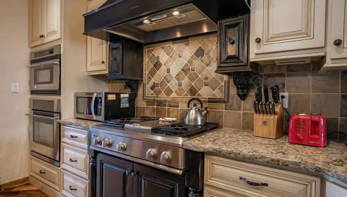 Hygge Hideaway - Photo 3