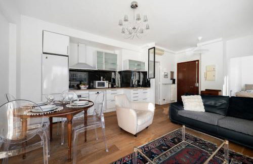 Terrasse ensoleillée sur les toits de Nice - Foto 16