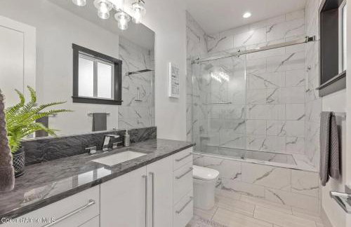 Luxury Home mins from Downtown CDA - Foto 36