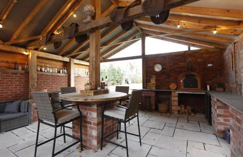 Rushmoor Retreat, Cosy with Outdoor Pizza Oven - Photo 45