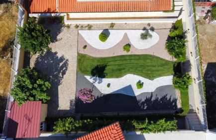 Charming House in Cortiçada with Balcony and Mountain View - Photo 2