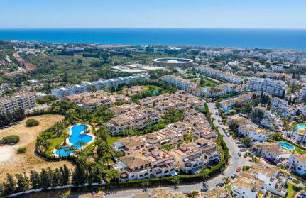 VACATION MARBELLA I Private HEATED Swimming pool, Walking distance to Puerto Banus, Security 24-7, BBQ, WiFi - Foto 10