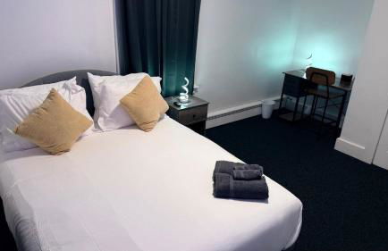 Bachi - Cozy 3BR Apt with Parking, Desk & Fast WiFi near Yale, Quinnipiac, SCSU & Hospitals - Foto 17