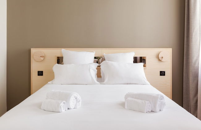 Hôtel Des Sept - Entrée autonome, réception en ligne - Encore Mieux - Foto 4