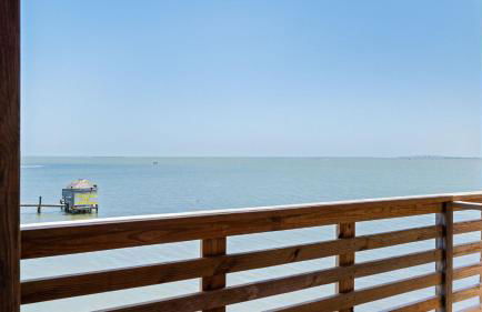 Waterfront Escape w/ Views Shared Pool & Boat Dock Orange Crush by Avantstay - Foto 32