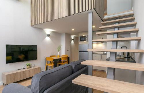 Nice new duplex in front of Palacio VistaAlegre - Photo 28