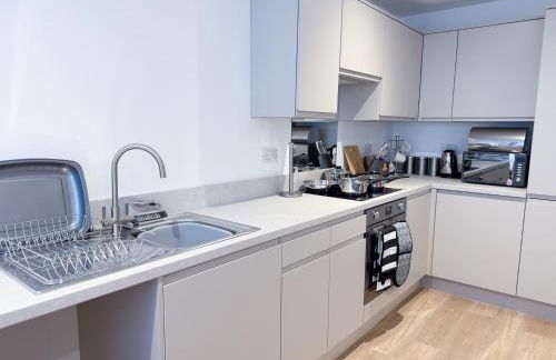 Spacious Modern 1 Bed Apartments in St Neots - Perfect for Contractors & Professionals - Free Parking - WiFi - Fully Equipped Kitchen - Smart TV Ideal for Work Stays and Long Projects - Foto 12