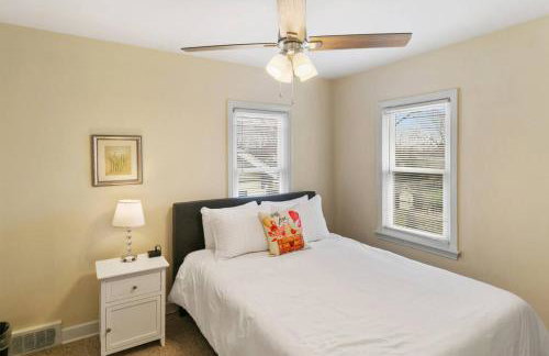 Downtown Libertyville Duplex Near Naval Base - Foto 11