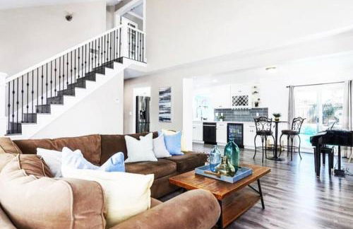 Stunning Modern Home King Bed Pool Jacuzzi Fire pit - Foto 7