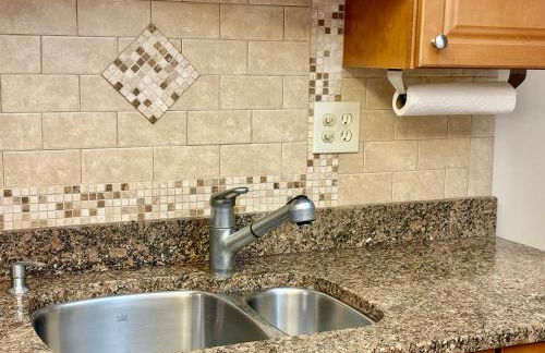 Belair Lane condo community pool managed by Sky Run Naples - Foto 8