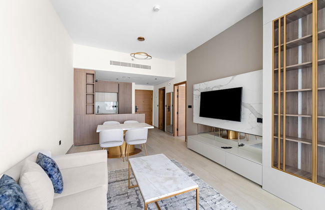 Luxurious 1 Bedroom Retreat With Pool gym and Game - Photo 3