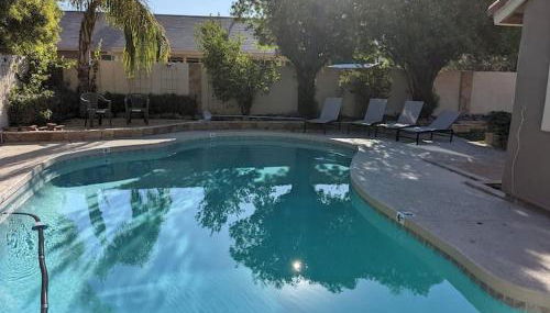 Heated Pool - Spacious, Cheerful Home 5br/3bath - Photo 2