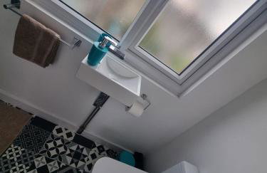 Spacious 4-Bedroom Home - Foto 15