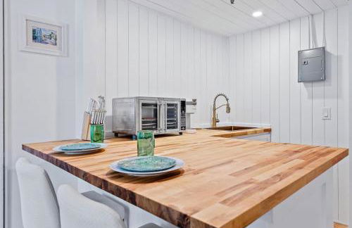 Chic 1BR Pineapple Pad Near Ocean and Pool - Foto 11