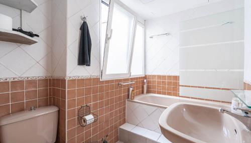 Terraza, luminoso y bien situado - Foto 4