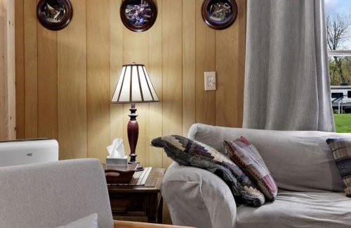 Serene Riverfront Cabin Haven near South Branch Potomac River in West Virginia - Foto 29