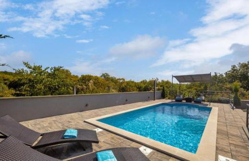 3 Bedroom Nice Home In Kapovci - Foto 11