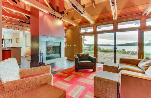 Fidalgo Island Waterfront Stunner - Photo 2