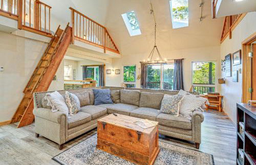 Port Orchard Lakefront Cabin with Fire Pit and Grill! - Foto 5