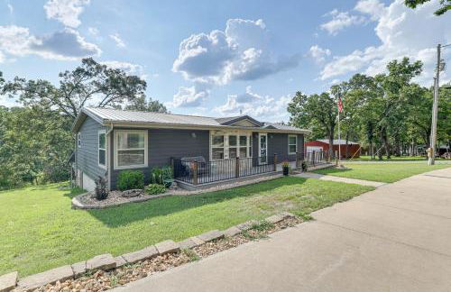 Outdoor Kitchen and Hot Tub Table Rock Lake House - Foto 27