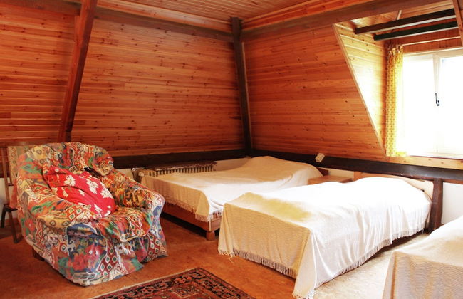 Spacious 11-bed Family Retreat - Photo 9