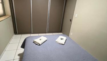 Apê Espaçoso 3 Qtos no coração da cidade - Foto 3