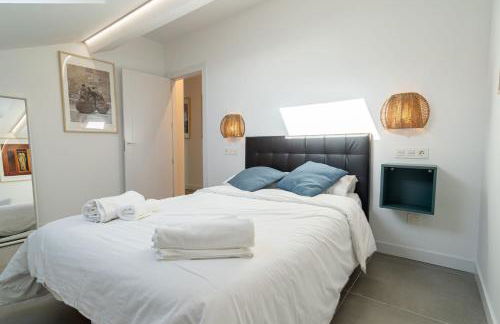 Edificio Santiago by Plaza Mayor Apartamentos - Photo 32