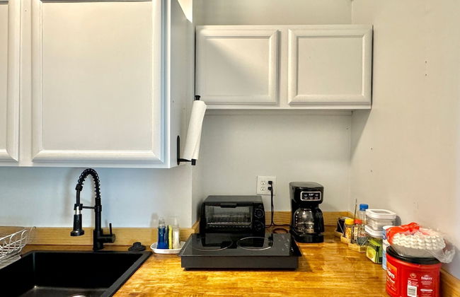 Beautiful Getaway Nears Asian Dist - Photo 22