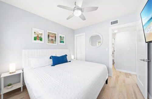 Siesta Key, Heated Pool, Dock on Lagoon, Turtle Beach 1 mile and Crescent Beach 2 miles, 1bdr - Foto 14