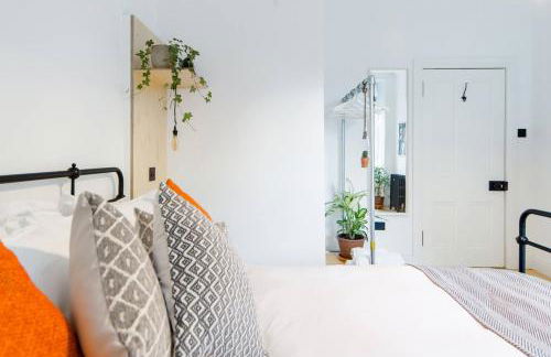 The Plywood Flat, Modern Style In A Traditional Tenement - Foto 14