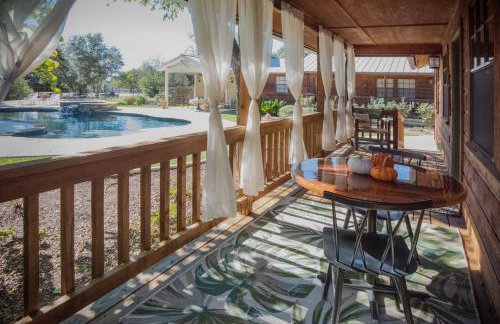 Cypress Creek Cabin Stay for 6 Access to Pool Hot Tub - Foto 14