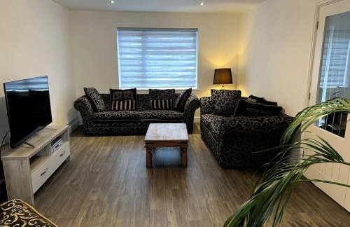 Large 5 Bedroom House Sleeps 10 Ideal for Contractors - Foto 39