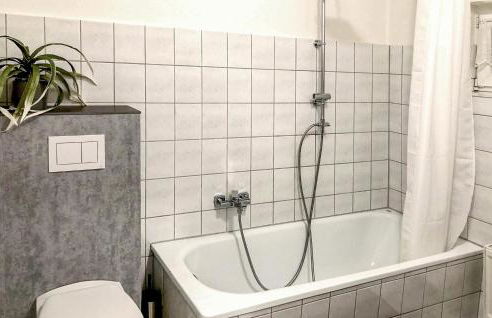 2 Bedroom Cozy Apartment In Bad Pyrmont - Foto 18