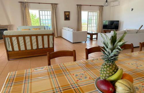 BnB Homes Luxurious Villa Stardust with Swimming pool & BBQ for Family Fun - Foto 48