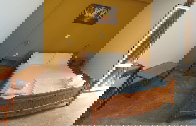 Sea View And Mountain View Apartment For 4 People - Photo 3