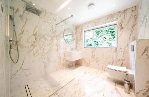 House on the Hill - Photo 19