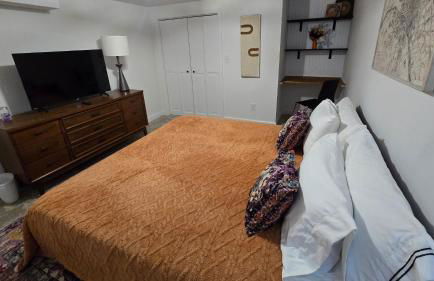 Spacious, Renovated, 5-bedroom Retreat, Near I-85 - Photo 46