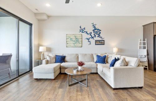 Amazing Top Floor Condo at Topsider Resort Community - Photo 7