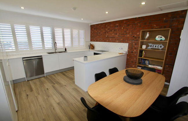 Southern Sands Beachfront Apartment - Photo 5