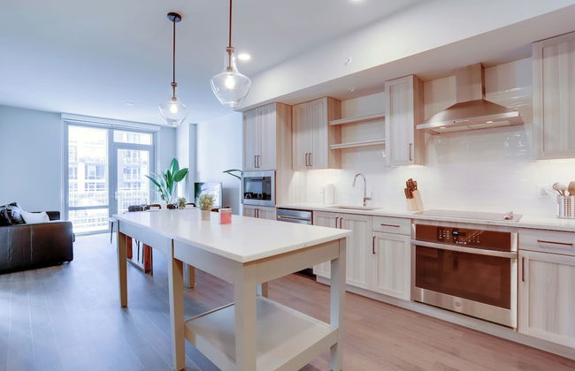 Bright Apartment with Great Amenities - Foto 17