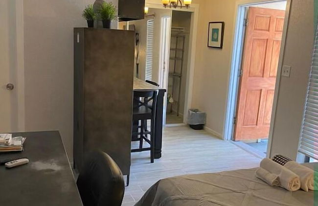 Treehouse Apartment Rentals - Foto 9