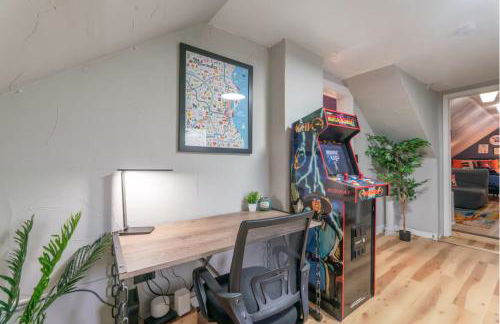 Pool Table, Arcade, Darts, 3 Car Garage, Sleeps 20 - Photo 51