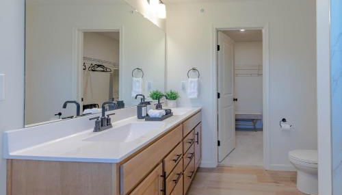 The Cobbin Luxe, Luxe Stay Minutes from Penn State - Foto 3