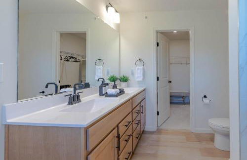 The Cobbin Luxe, Luxe Stay Minutes from Penn State - Foto 3