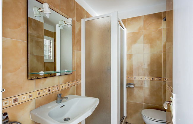 Apartment in Roses on the Beachfront - Photo 11