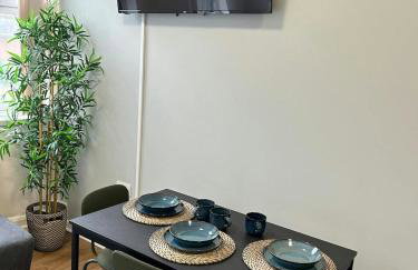 City-Centre Studio · Self-Contained · Sleeps 3 - Foto 5